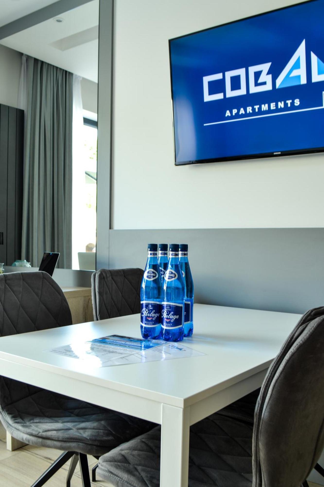 Cobalt Apartment *