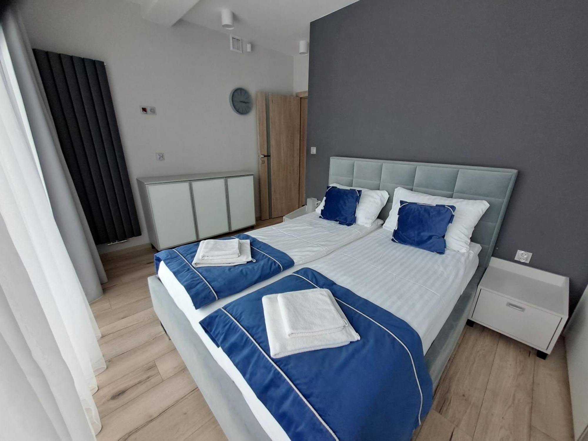 Apartment Cobalt