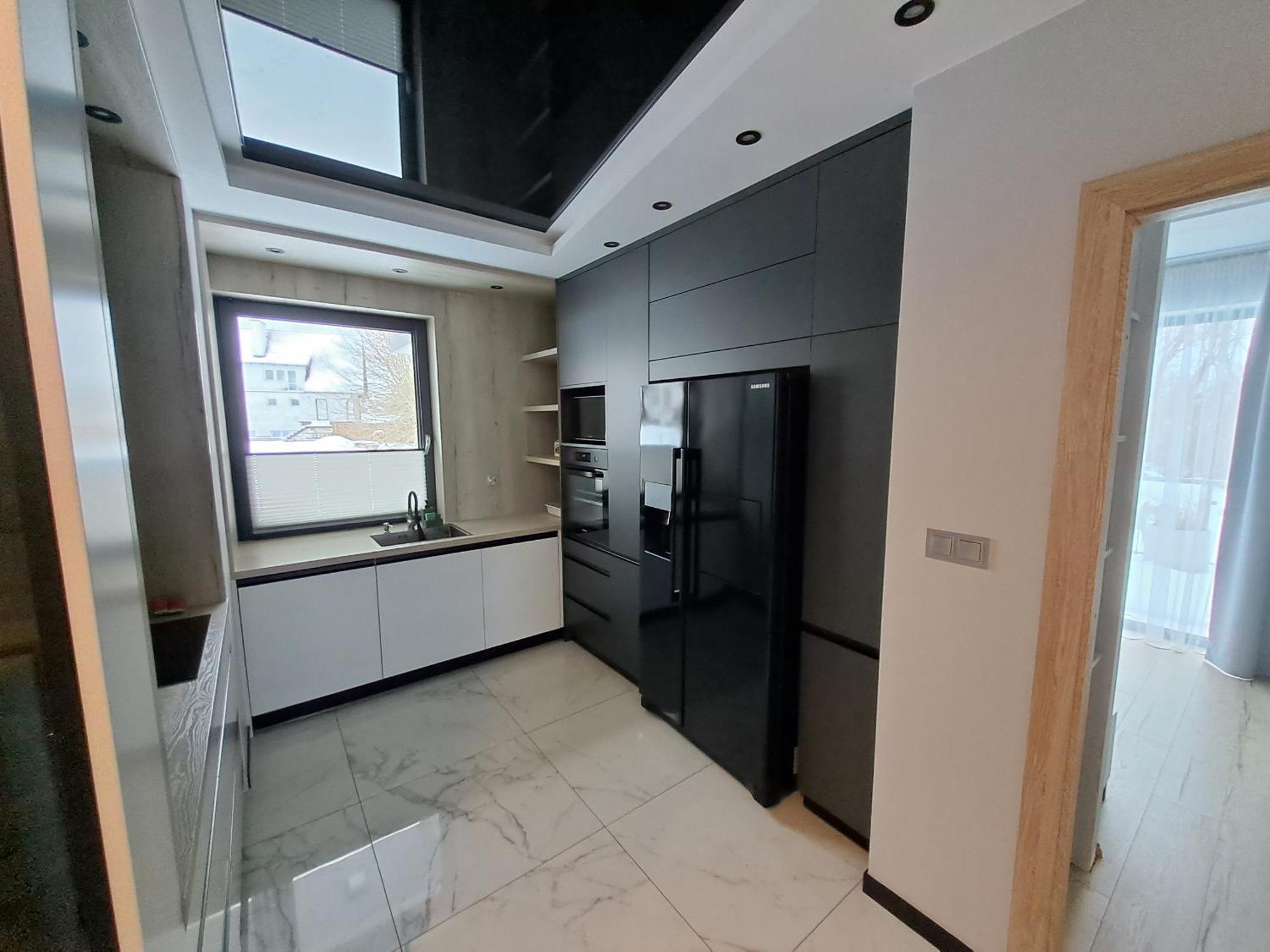 Cobalt Apartment *