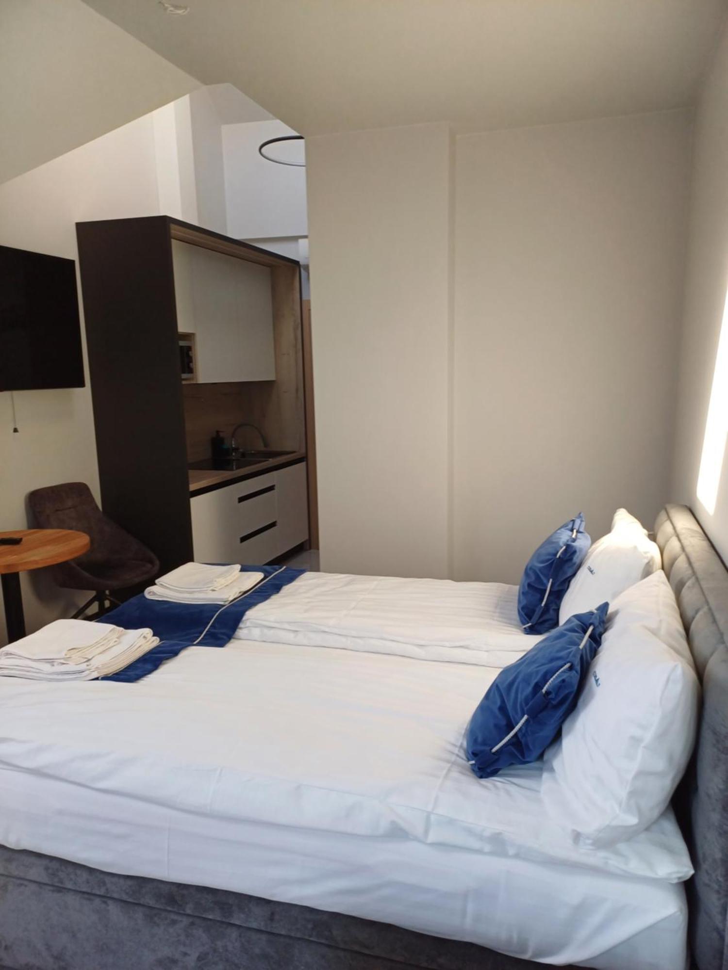 Apartment Cobalt